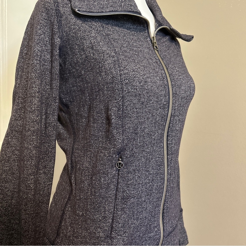 Lululemon Sweater High Neck Long Sleeve Zip Up Size 6 Purple